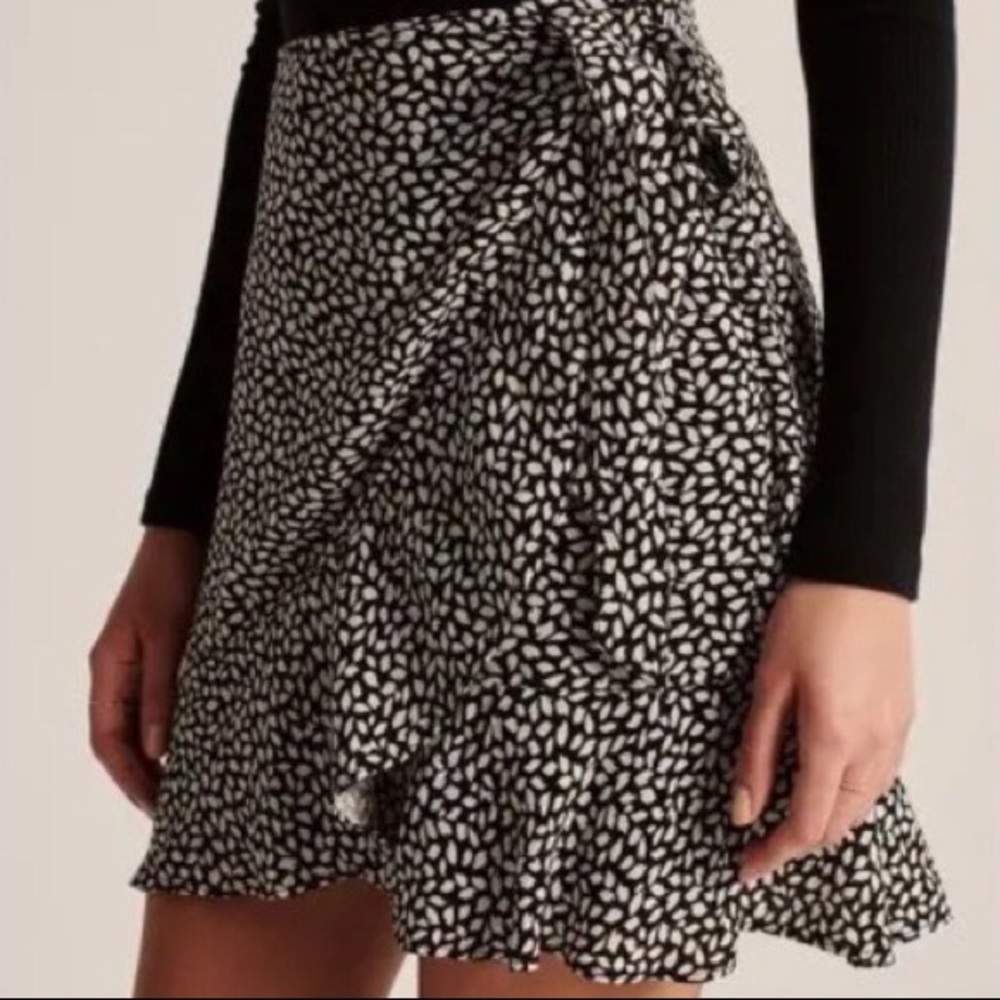 A&F ruffle wrap skirt